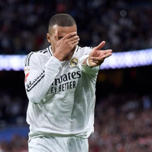 姆巴佩力荐皇马签法国防守新星！切尔西换帅后，恩佐梦想加盟皇马|基利安·姆巴佩|转会|B费|西班牙|雅克_新浪体育_新浪新闻