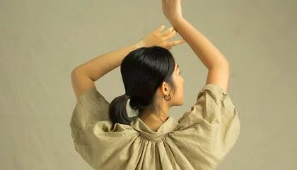 韦德、波什、德隆、布泽尔、里德、普林斯等梦八成员领名人堂夹克